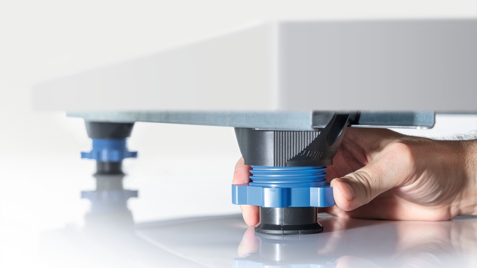 Talna pršna plošča z montažnim okvirjem Talna pršna plošča z montažnim okvirjem