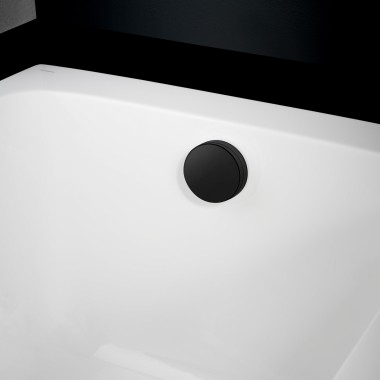 Bathtub drain in matt black