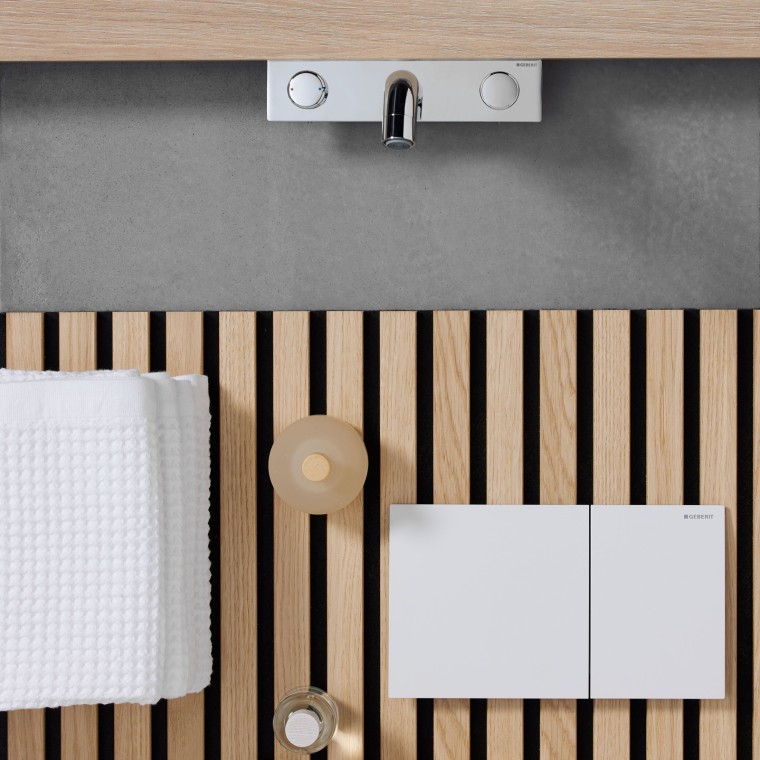 Razpoloženjska tabla z aktivirno tipko Geberit Sigma70