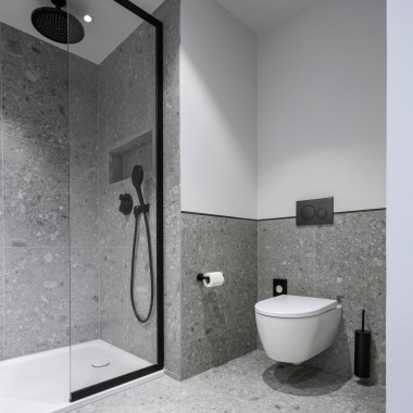 Stenski WC Geberit iCon z aktivirno tipko Sigma20