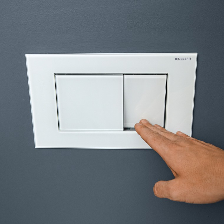 Aktivirna tipka Sigma40 s pravokotnimi gumbi v mat beli barvi