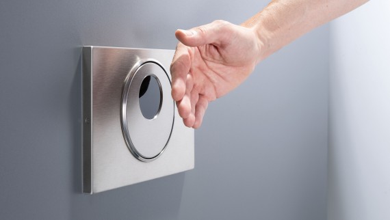 Brezstična aktivirna tipka Geberit Sigma10 z daljinskim splakovanjem, okrogla, z aktivacijo z roko Brezstična aktivirna tipka Geberit Sigma10 z daljinskim splakovanjem, okrogla, z aktivacijo z roko