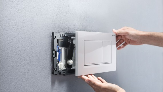 Bela aktivirna tipka Sigma20 (© Geberit) Bela aktivirna tipka Sigma20 (© Geberit)