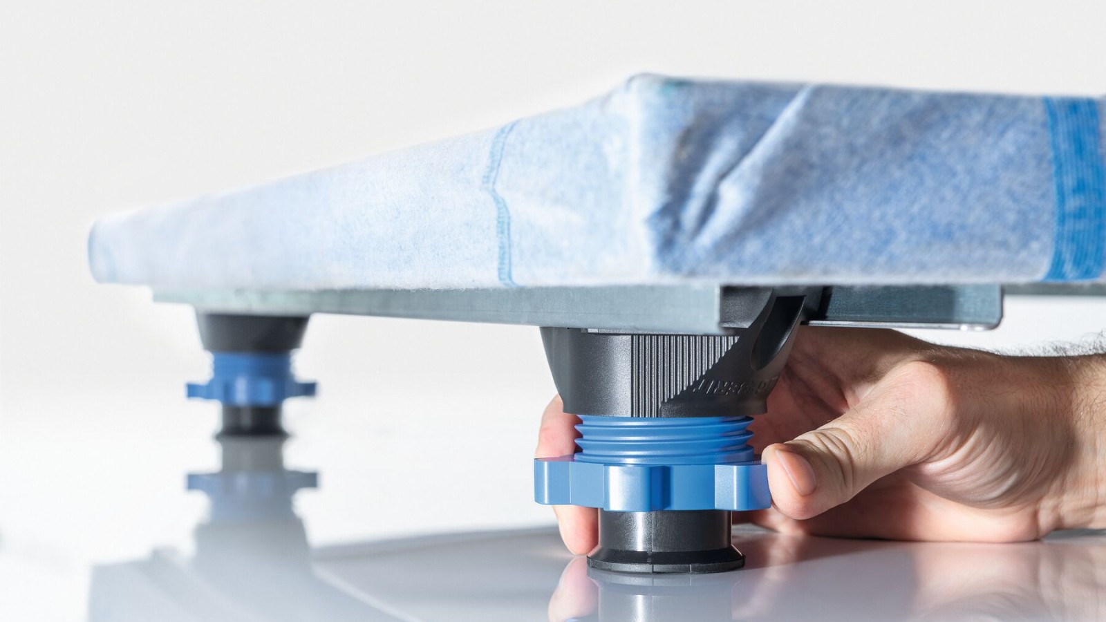 Komplet nog, ki jih je mogoče namestiti brez orodja Komplet nog, ki jih je mogoče namestiti brez orodja