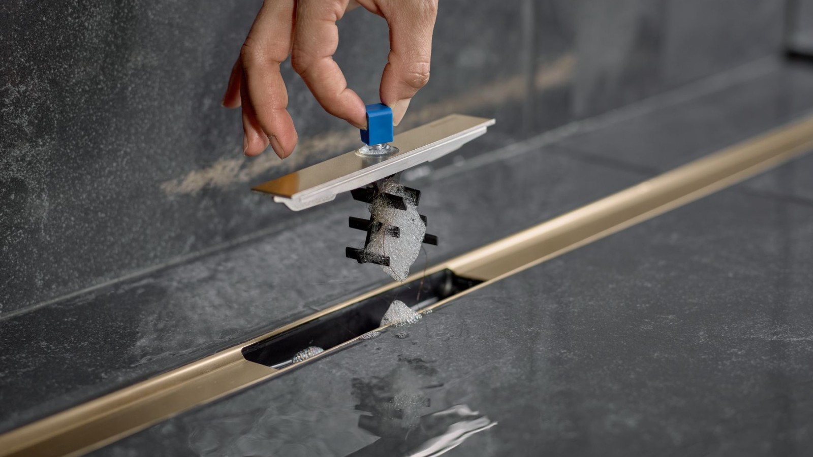 CleanLine80 v šampanjski barvi CleanLine80 v šampanjski barvi