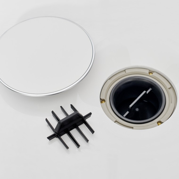 Vložek Geberit je integriran v odtok tuš kadi Geberit Nemea.