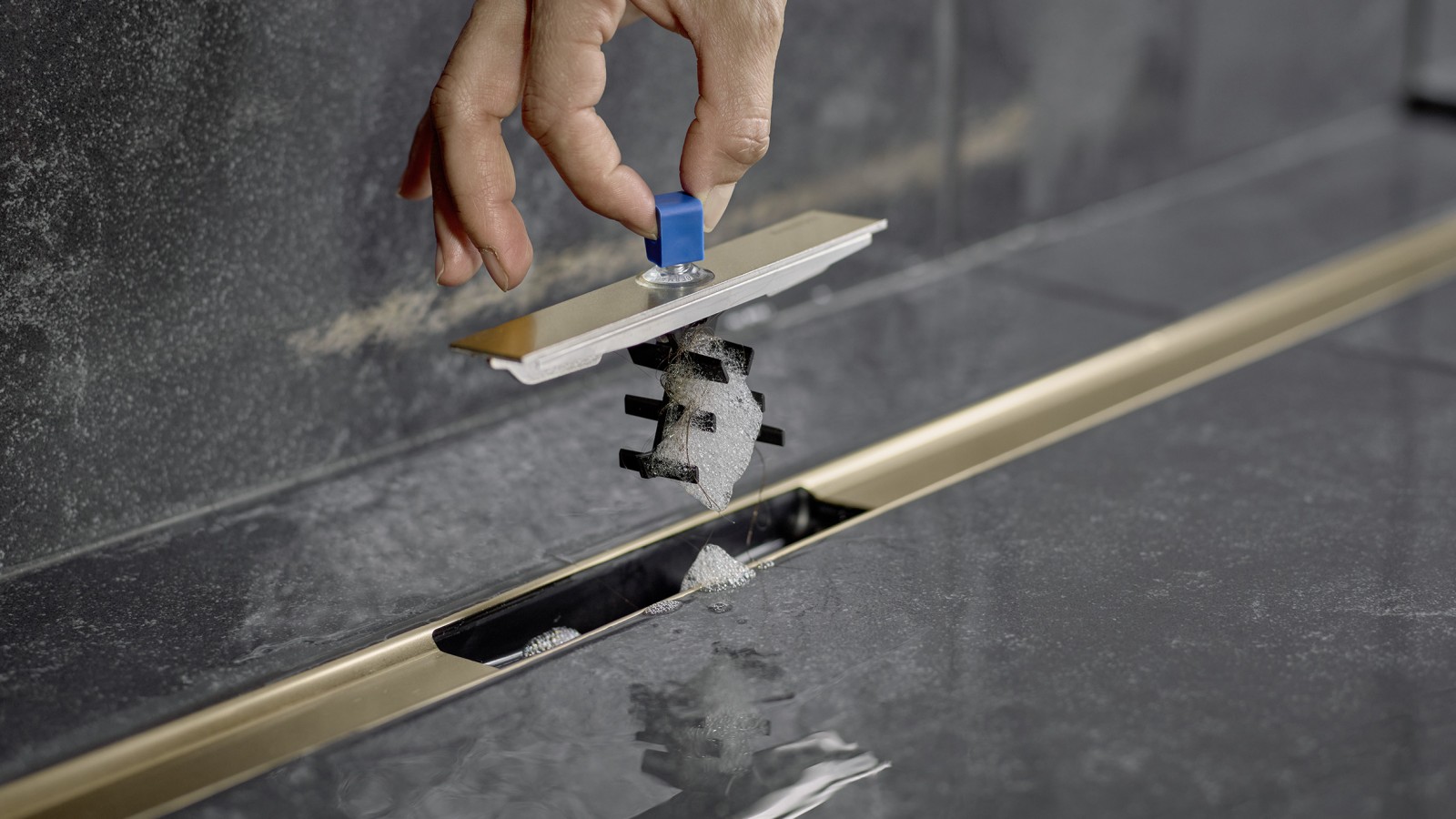 Sito za enostavno čiščenje pršnega kanala