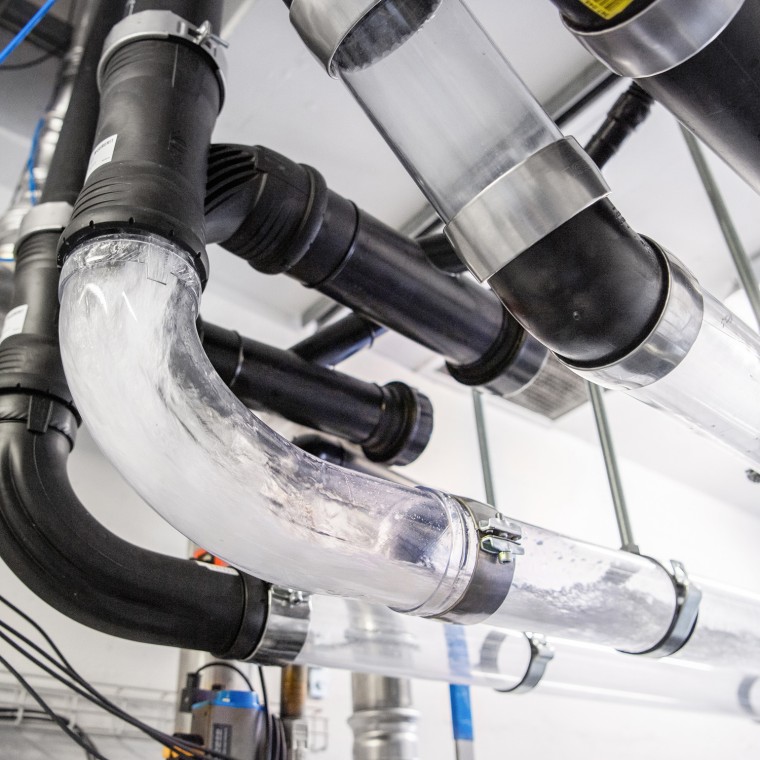 Odtočni stolp Geberit v mestu Jona v Švici Odtočni stolp Geberit v mestu Jona v Švici