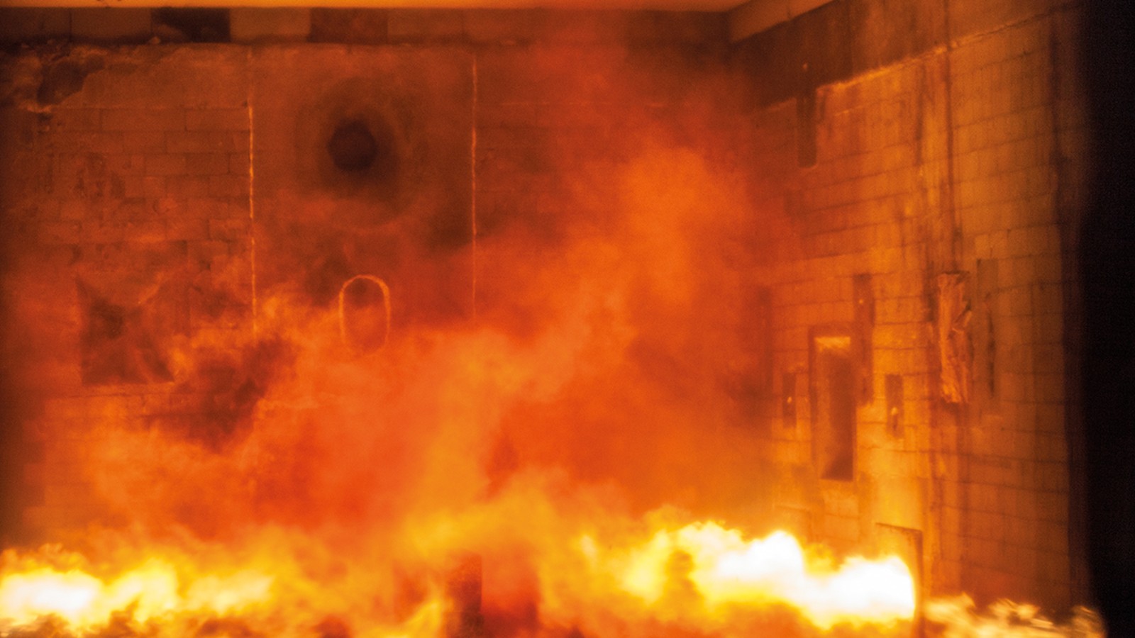 Požarni preizkus izdelkov podjetja Geberit na Inštitutu za preizkušanje materialov Univerze v Stuttgartu Požarni preizkus izdelkov podjetja Geberit na Inštitutu za preizkušanje materialov Univerze v Stuttgartu