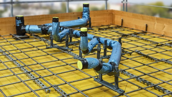 Uporaba sistema Geberit Silent-db20 v betonskih ploščah z vgrajenim betonskim nosilcem Uporaba sistema Geberit Silent-db20 v betonskih ploščah z vgrajenim betonskim nosilcem