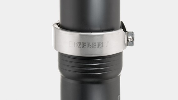Varnostna spojka Geberit zagotavlja odpornost natičnega spoja Silent-Pro proti notranjemu tlaku do največ 2 barov.