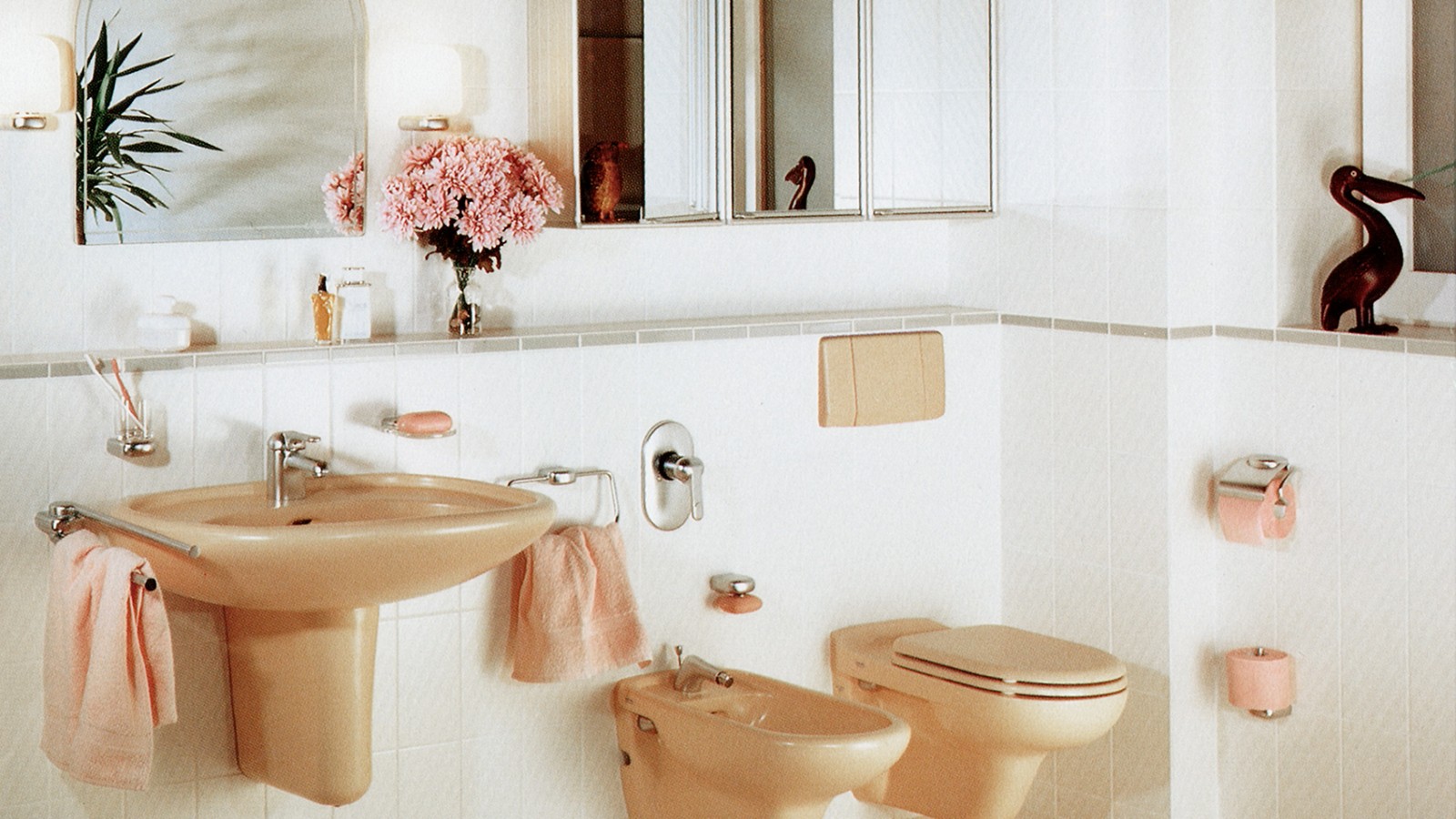 Pisana keramika, aktivirne tipke in stenske WC školjke so bili v modi v sedemdesetih letih