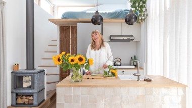 Marjolein Jonker iz Nizozemske in njen Tiny House (© Chiela van Meerwijk)