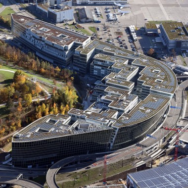 The Circle v Zürichu iz ptičje perspektive (© Flughafen Zürich AG) The Circle v Zürichu iz ptičje perspektive (© Flughafen Zürich AG)