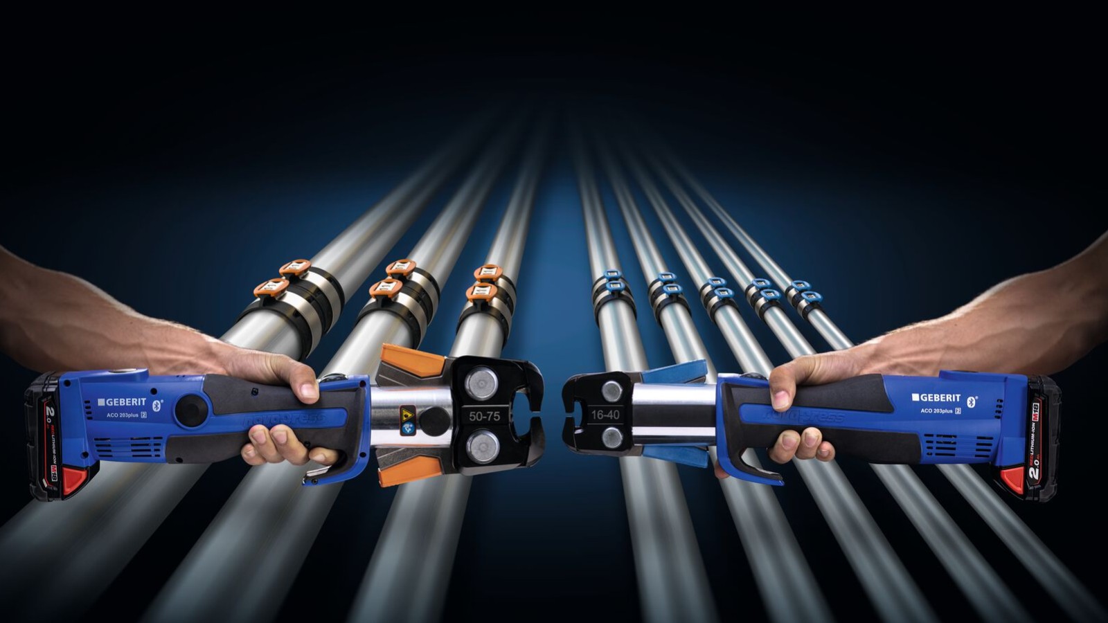 Zamenjava obeh stiskalnih čeljusti je zaradi njune značilne oranžne in modre barve zelo malo verjetna.