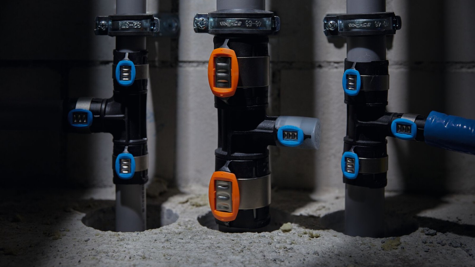 Tudi v temi so nestisnjene povezave enostavno prepoznavne. Tudi v temi so nestisnjene povezave enostavno prepoznavne.