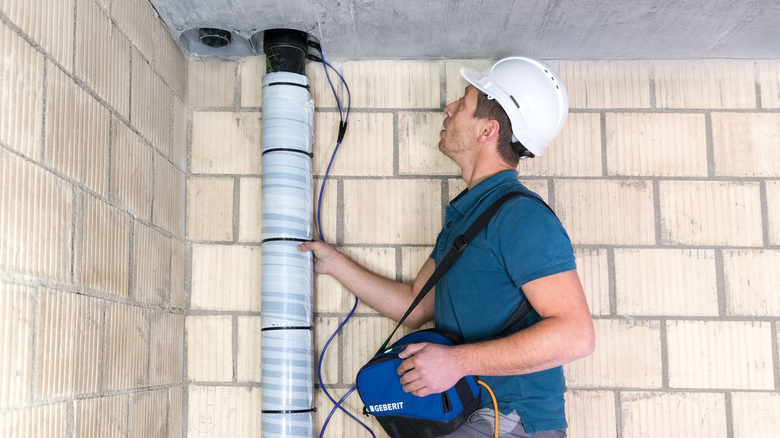 Easy handling at the building site with the Geberit ESG light