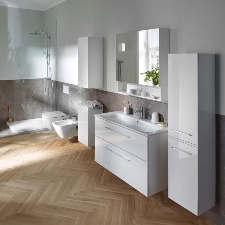 Kopalnica z izdelki iz kopalniške serije Geberit Selnova Kopalnica z izdelki iz kopalniške serije Geberit Selnova