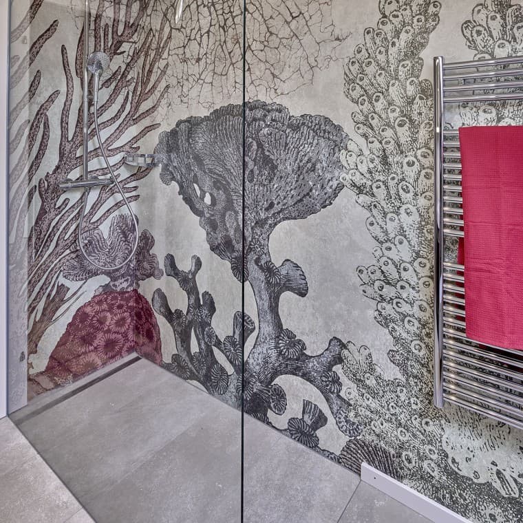 Breznivojska prha s kanaleto Geberit CleanLine Breznivojska prha s kanaleto Geberit CleanLine