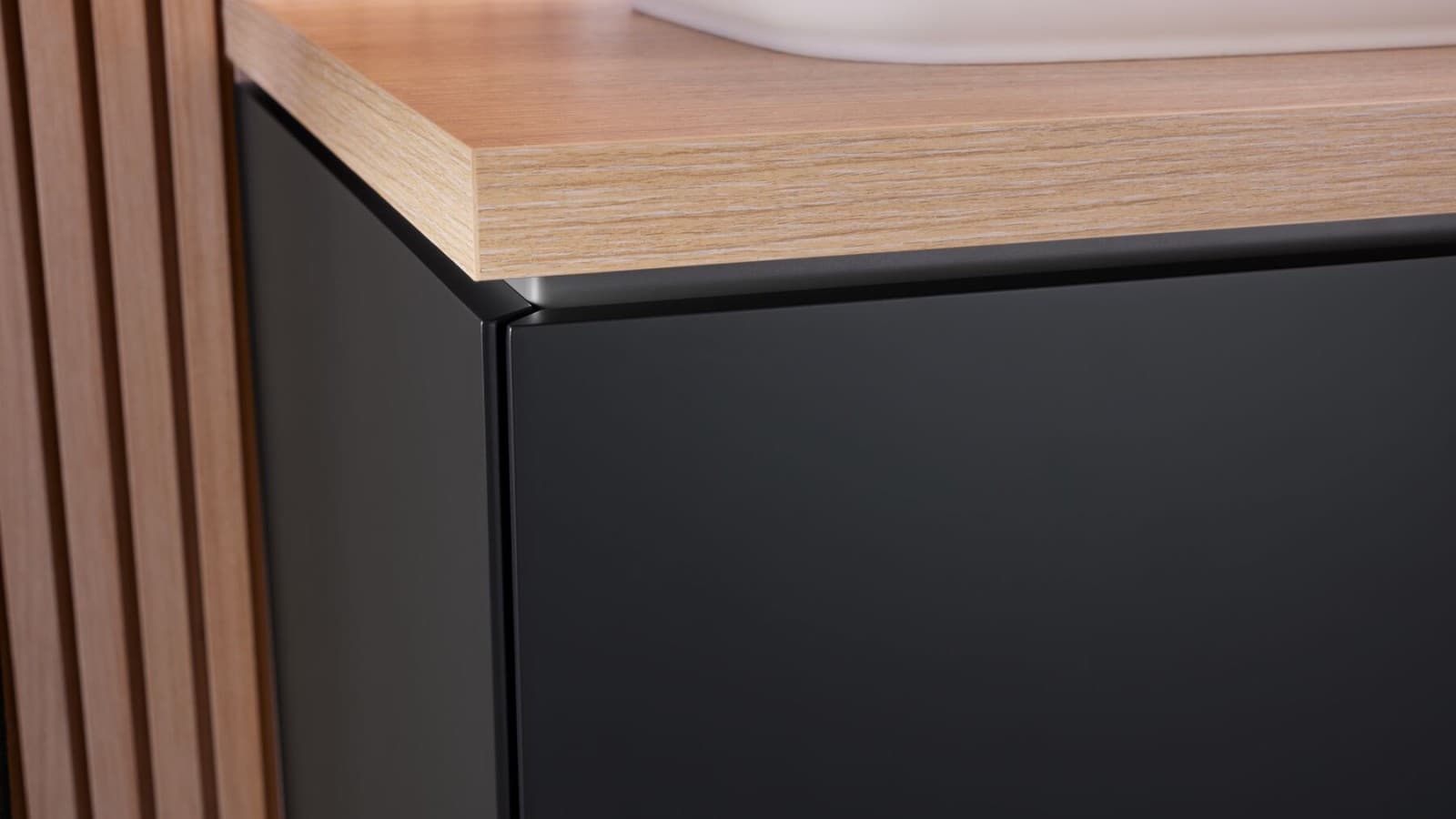 Omarica Geberit ONE v črni mat barvi Omarica Geberit ONE v črni mat barvi