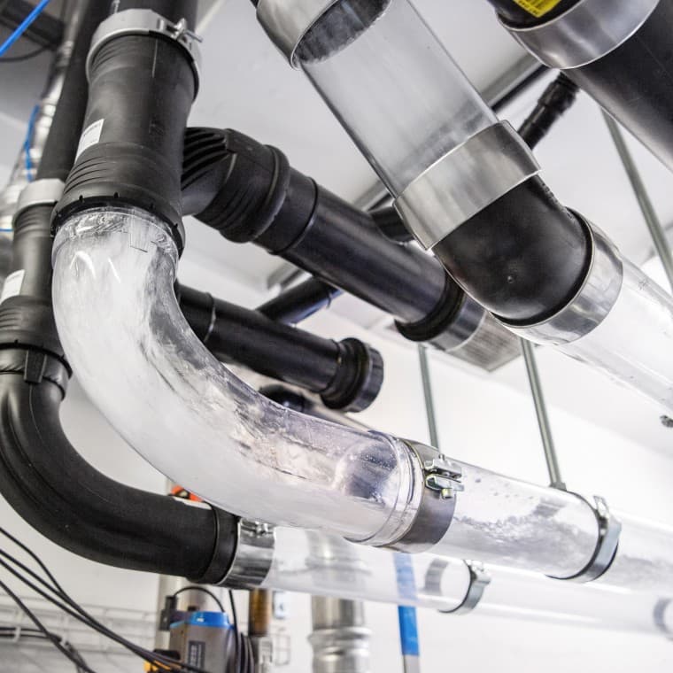 Odtočni stolp Geberit v mestu Jona v Švici Odtočni stolp Geberit v mestu Jona v Švici