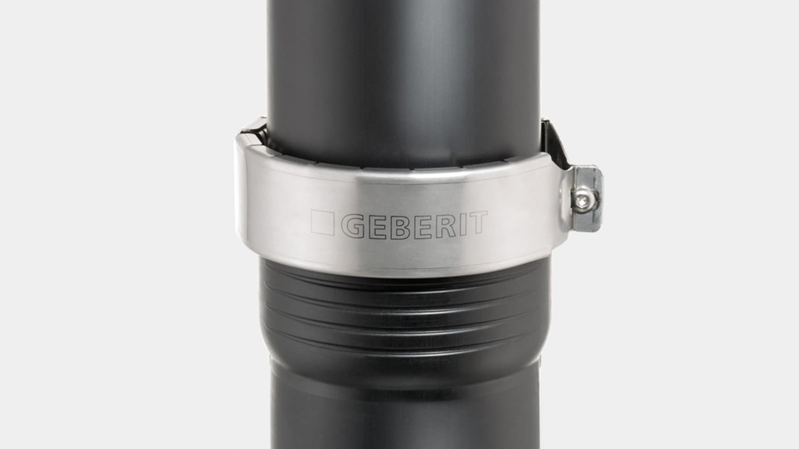 Priključek z montažno na potisk Silent-Pro je s krempeljem za oprijem Geberit odporen na notranji tlak do 2 bara. Priključek z montažno na potisk Silent-Pro je s krempeljem za oprijem Geberit odporen na notranji tlak do 2 bara.