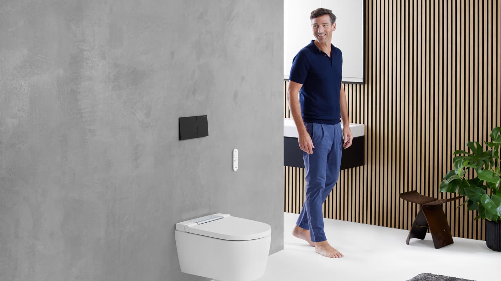 Tuš WC AquaClean Sela in Geberit kopalnica Tuš WC AquaClean Sela in Geberit kopalnica