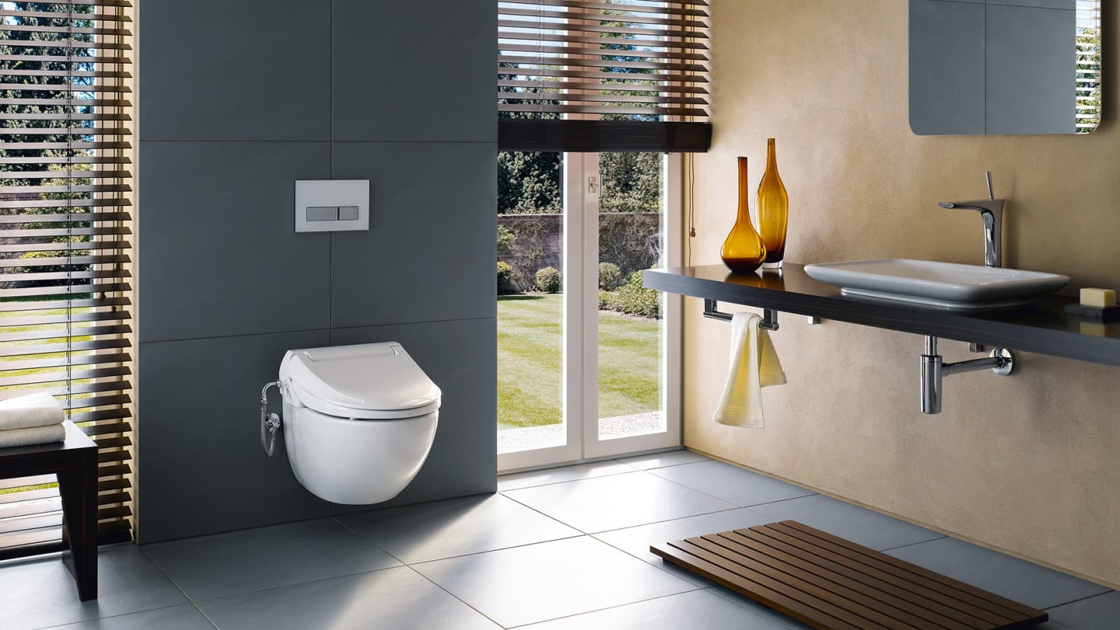 Geberit AquaClean 4000 v kopalnici Geberit AquaClean 4000 v kopalnici