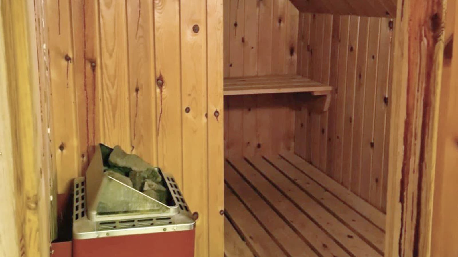 Savna z naklonom strehe (© @triner2 in @strandparken3) Savna z naklonom strehe (© @triner2 in @strandparken3)