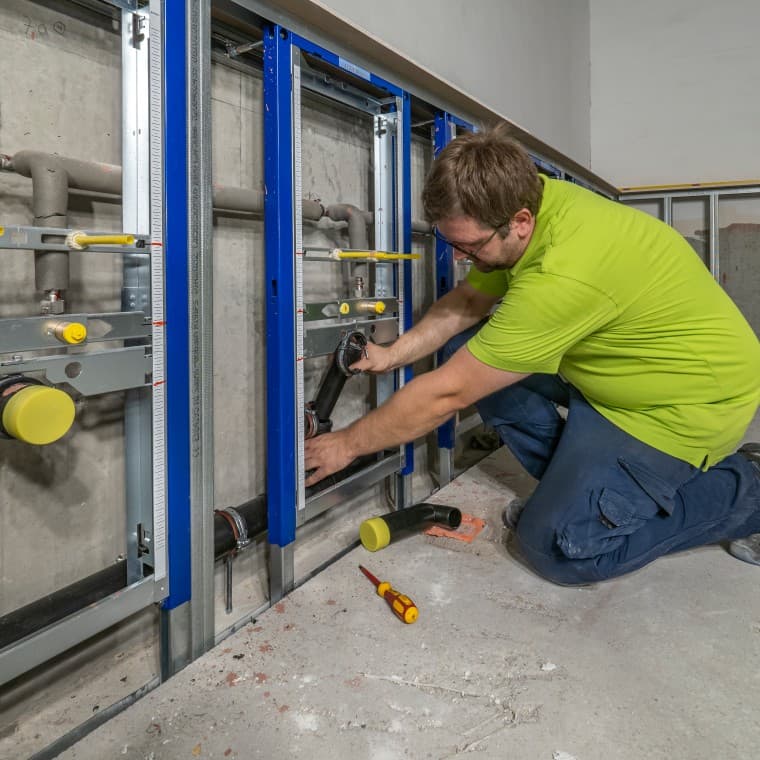 Namestitev vtičnega sistema za odvodnjavanje Geberit Silent-PP Namestitev vtičnega sistema za odvodnjavanje Geberit Silent-PP