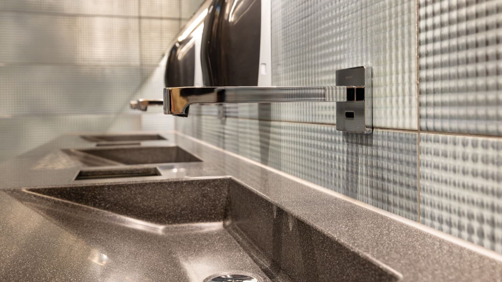 Geberit Brenta stenska armatura za umivalniški prostor Geberit Brenta stenska armatura za umivalniški prostor